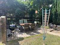 Garten-Sitzecke mit Grill und W&auml;schest&auml;nder